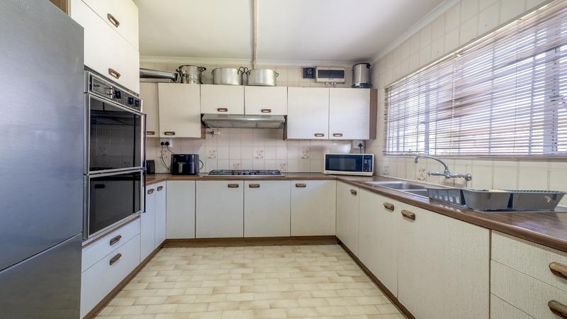 6 Bedroom Property for Sale in Parow North Western Cape